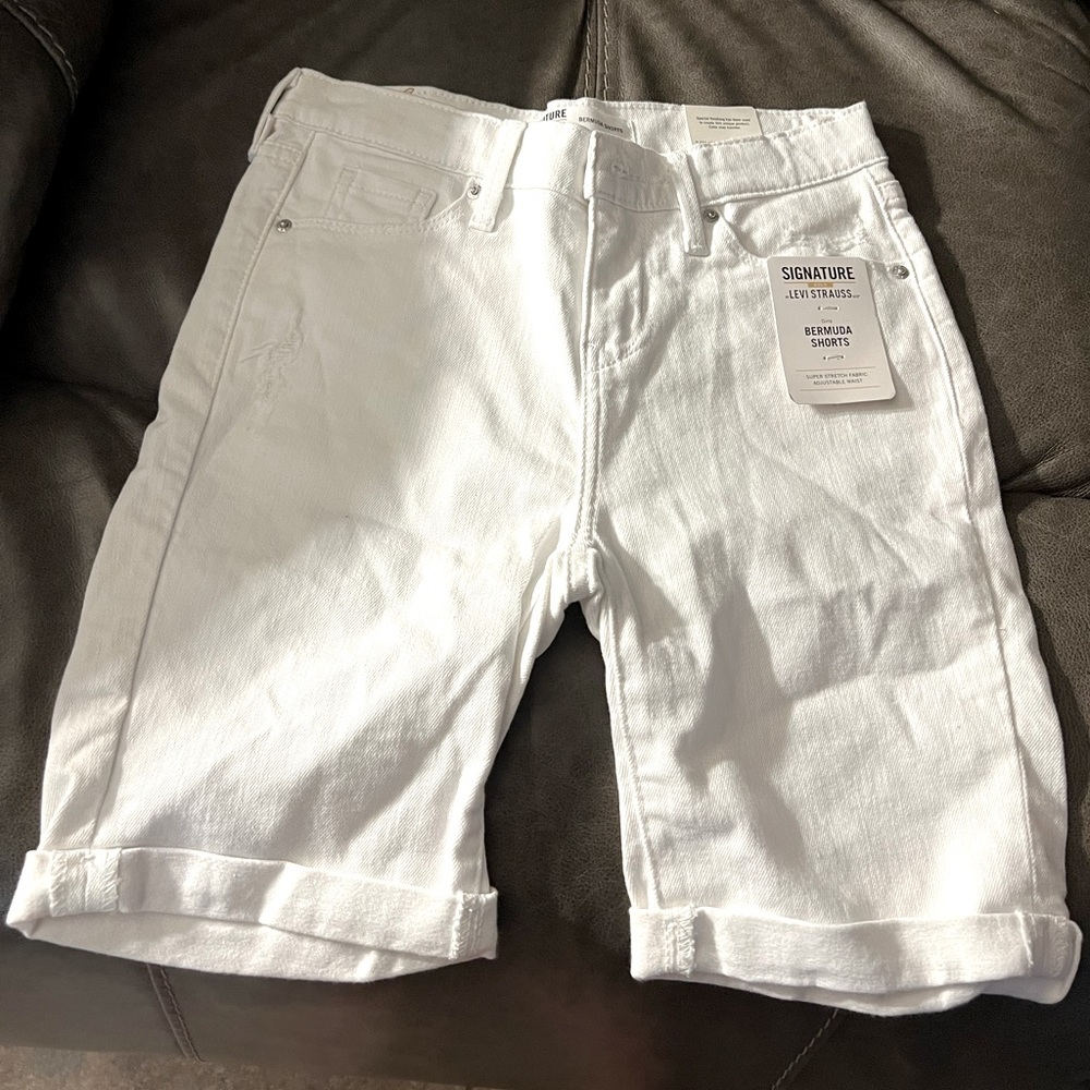 NWT Levi’s Girls Bermuda  Shorts